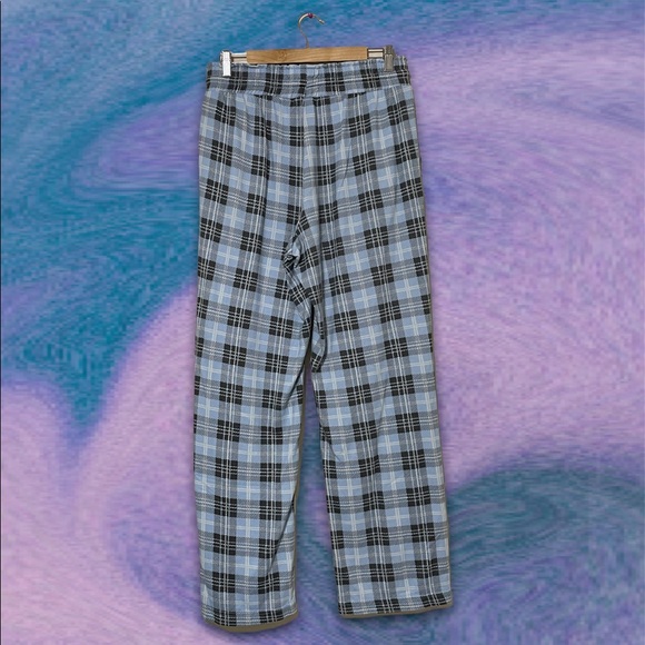 ♥︎ Plaid Pyjama Pants ♥︎ - Picture 2 of 4